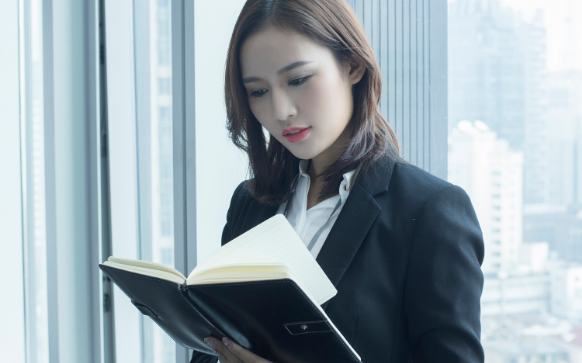  如何設計不對稱的網(wǎng)站效果